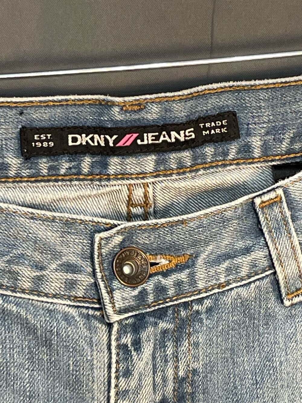DKNY Jeans Vintage Y2K Light Wash Bootcut Denim Jeans Size 9 - Picture 2 of 10